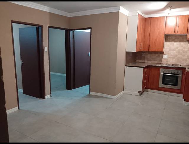4 BEDROOM HOUSE FOR SALE IN SEBOKENG ZONE 10
